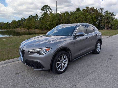 Used 2018 Alfa Romeo Stelvio Ti image 2