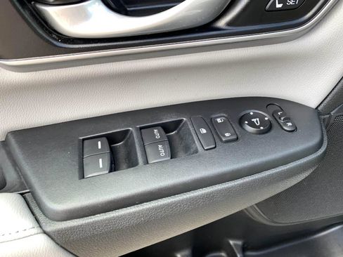 Used 2022 Honda CR-V Touring image 13