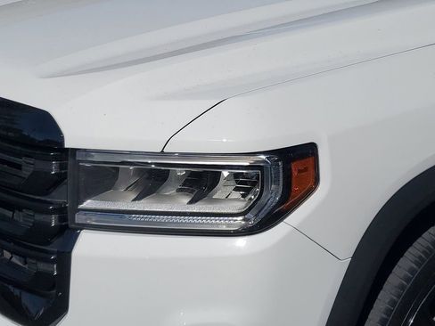 Certified 2023 GMC Acadia SLT w/ Elevation Edition image 9