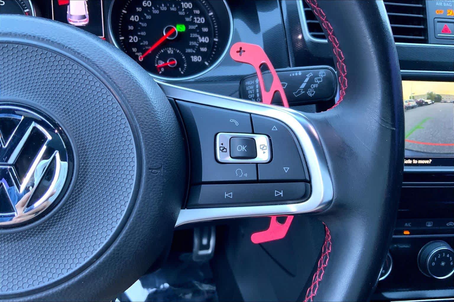 Used 2017 Volkswagen GTI SE FWD image 20