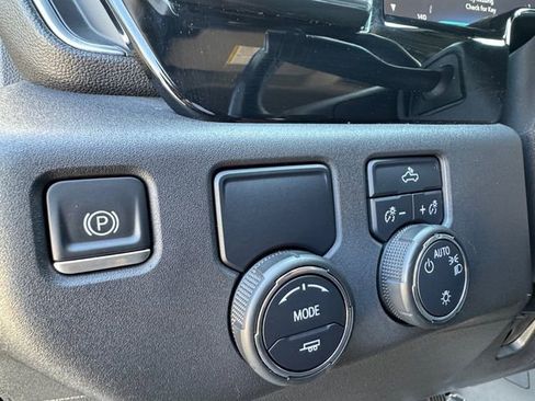 Used 2022 Chevrolet Silverado 1500 LT image 6