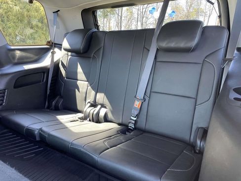 Used 2019 GMC Yukon SLT w/ Graphite Performance Edition image 12
