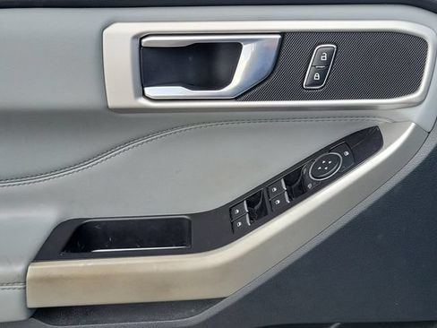 Certified 2021 Ford Explorer XLT w/ Equipment Group 202A RWD image 17