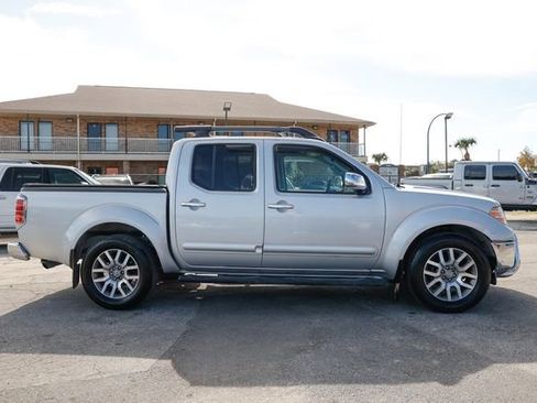 Used 2012 Nissan Frontier SL image 16