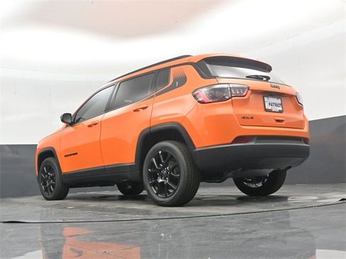 New 2026 Jeep Compass Latitude w/ Mopar Graphics Package image 46