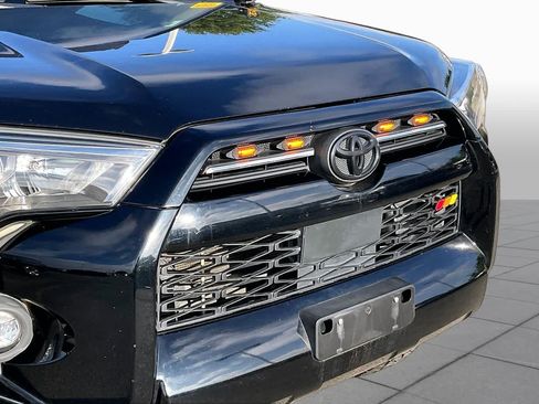 Used 2022 Toyota 4Runner SR5 Premium w/ Moonroof Package AWD/4WD image 25