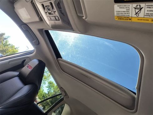 Used 2022 Toyota RAV4 TRD Off-Road image 21