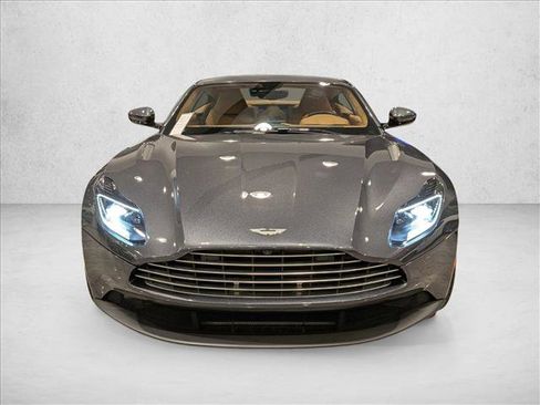 Used 2023 Aston Martin DB11 Coupe image 2