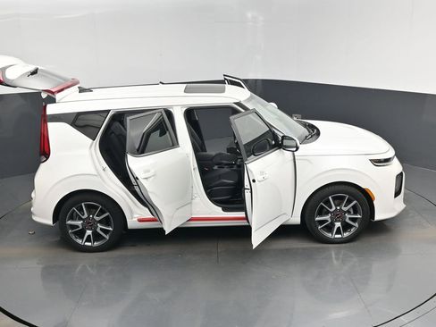 Used 2022 Kia Soul Turbo image 18