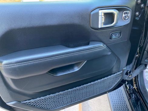 Used 2023 Jeep Wrangler Sahara w/ Cold Weather Group image 23