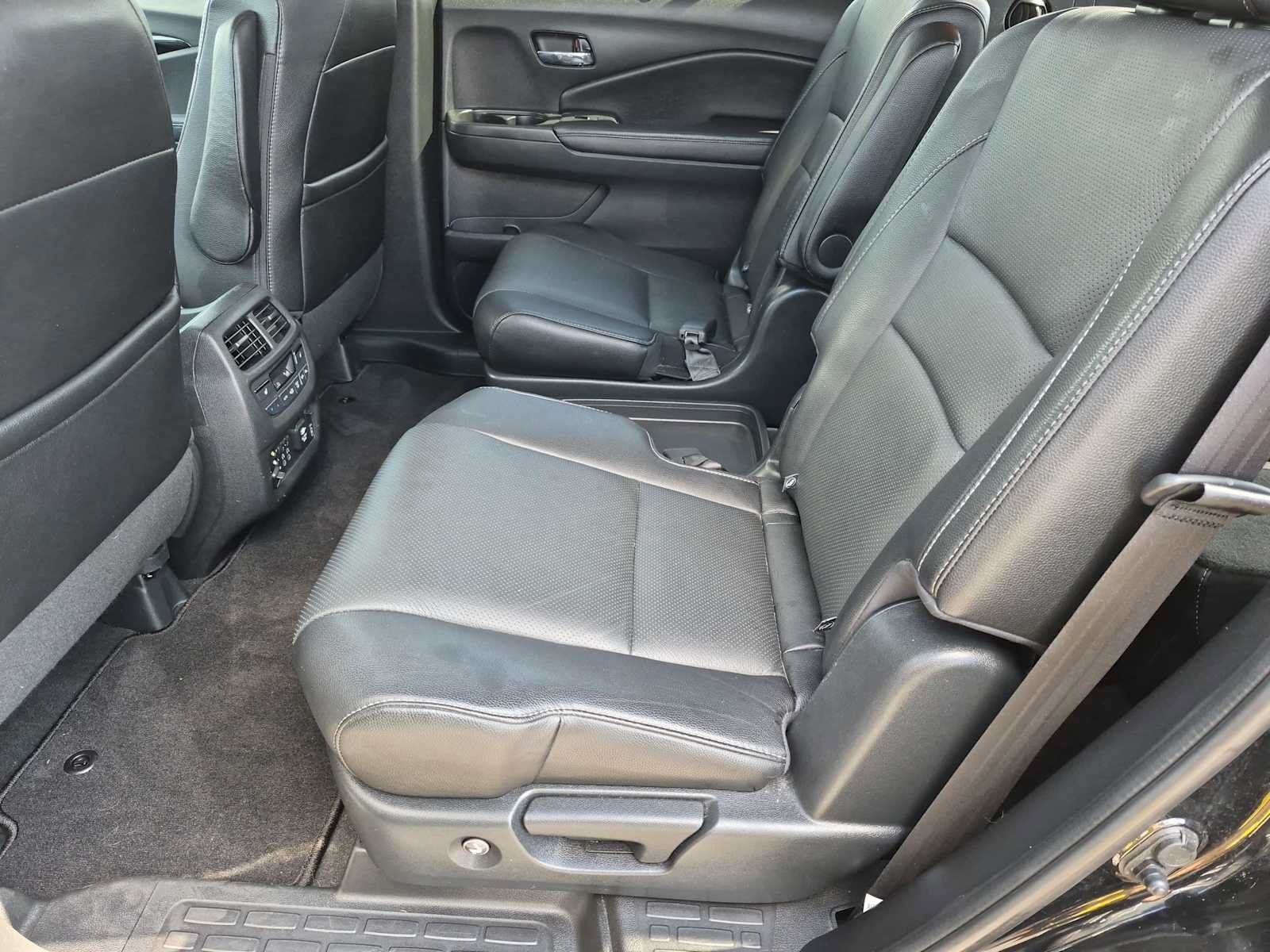 Used 2017 Honda Pilot Elite image 19