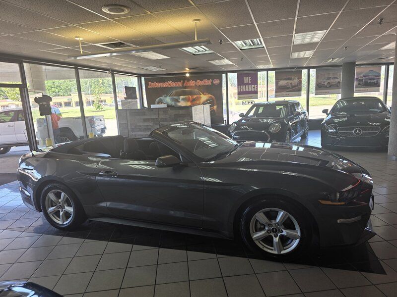 Used 2019 Ford Mustang Convertible RWD image 5
