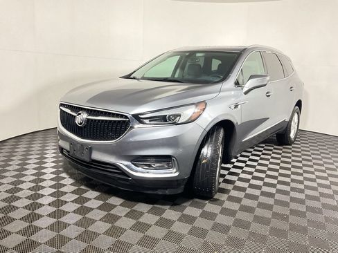 Used 2019 Buick Enclave Essence image 10