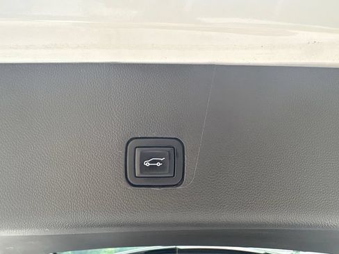 Used 2021 Chevrolet Traverse High Country w/ LPO, Floor Liner Package AWD/4WD image 87