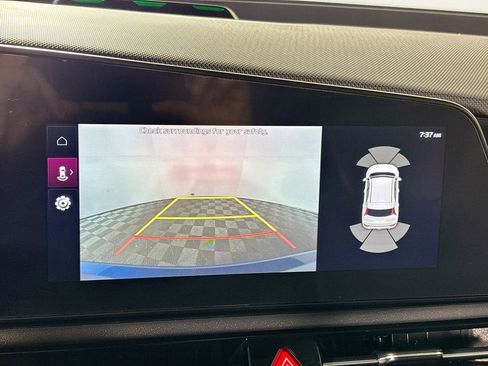 Used 2023 Kia Niro SX Touring image 17