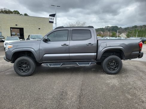 Used 2020 Toyota Tacoma SR w/ SR Convenience Package image 19