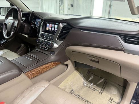 Used 2017 Chevrolet Suburban Premier AWD/4WD image 49