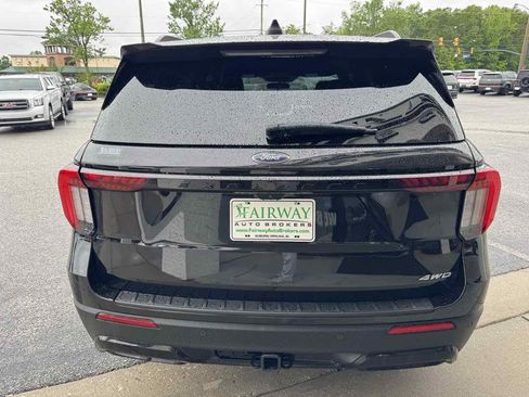 Used 2025 Ford Explorer ST-Line w/ ST-Line Street Pack AWD/4WD image 45