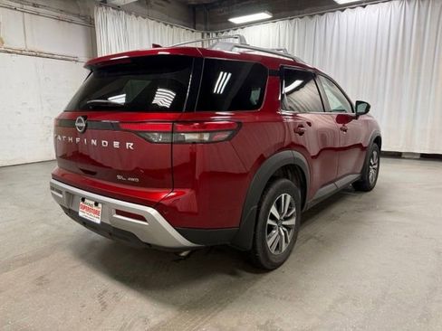 Used 2025 Nissan Pathfinder SL AWD/4WD image 5