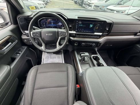 Used 2024 Chevrolet Silverado 1500 RST AWD/4WD image 16