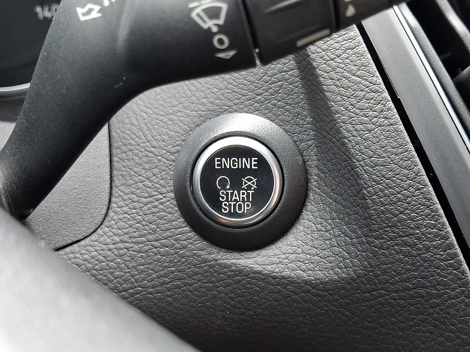 Used 2016 Ford Focus Titanium FWD image 26