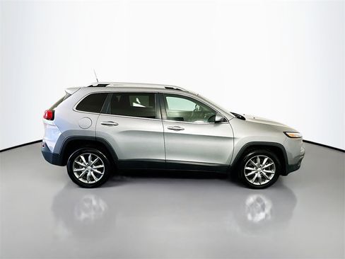 Used 2018 Jeep Cherokee Limited image 8