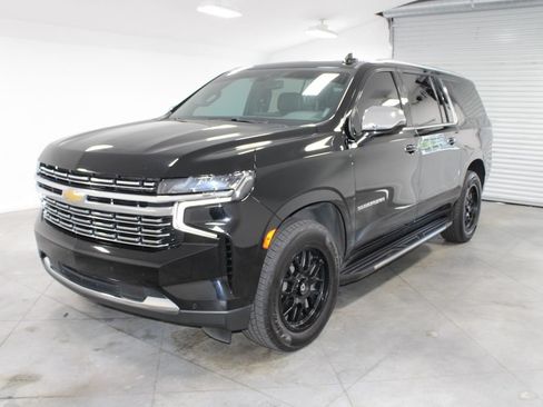 Used 2022 Chevrolet Suburban Premier RWD image 4