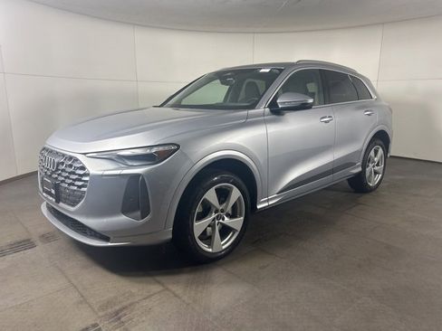 Used 2025 Audi Q5 Premium Plus w/ Premium Plus image 3