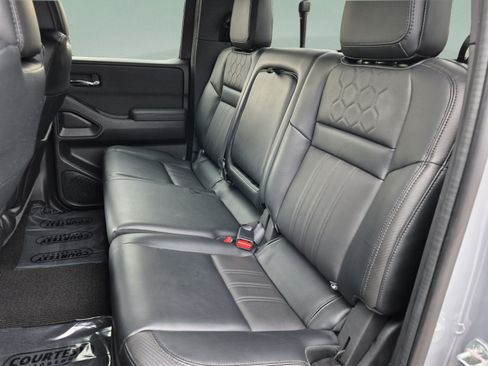 Certified 2022 Nissan Frontier PRO-4X w/ Pro-4X Premium Package AWD/4WD image 18