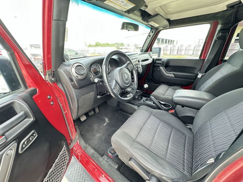 Used 2012 Jeep Wrangler Unlimited Sport AWD/4WD image 10