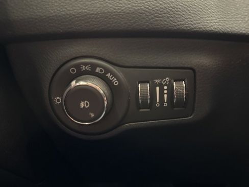 Used 2018 Jeep Compass Limited w/ Navigation Group image 20