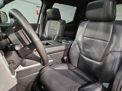 Used 2023 Toyota Tundra Platinum AWD/4WD image 24