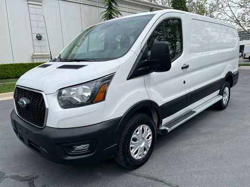 Used 2024 Ford Transit 250 Low Roof w/ Exterior Upgrade Package RWD image 3