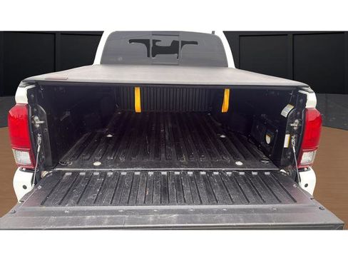 Used 2019 Toyota Tacoma TRD Off-Road image 27
