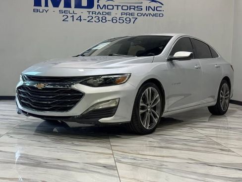 Used 2021 Chevrolet Malibu LT image 2
