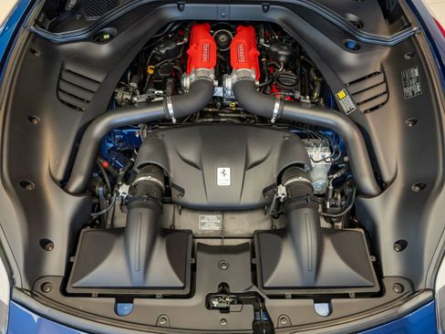 Used 2016 Ferrari California T RWD image 27