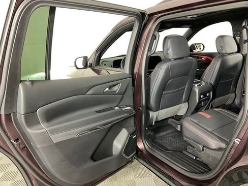 Used 2024 Chevrolet Traverse RS w/ LPO, Floor Liner Package image 34