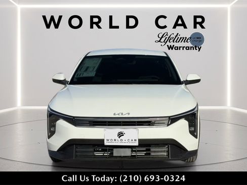 New 2025 Kia K4 LXS image 8