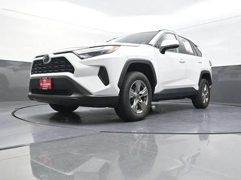 Certified 2025 Toyota RAV4 XLE FWD image 33