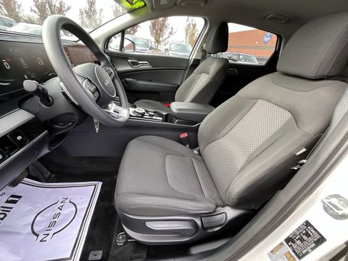 Used 2023 Kia Sportage LX image 30