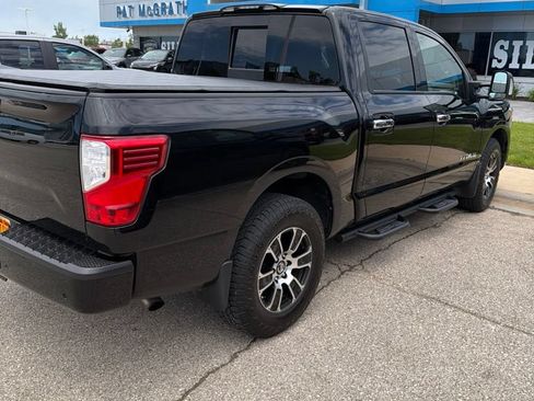 Used 2021 Nissan Titan SV w/ SV Convenience Package AWD/4WD image 4