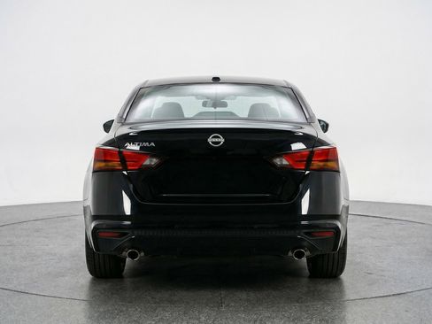 Used 2025 Nissan Altima 2.5 SV FWD image 7
