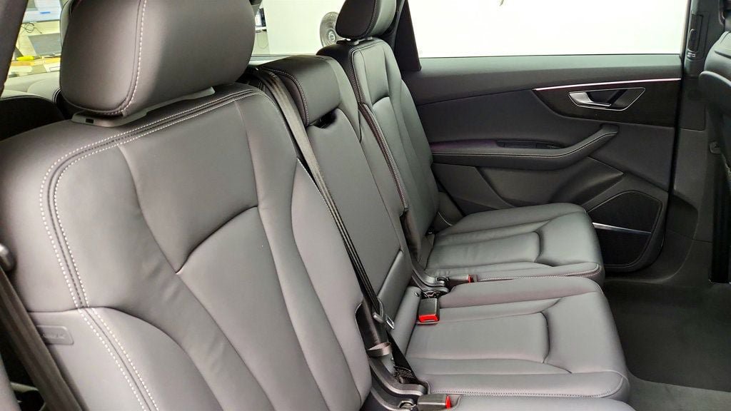 Used 2025 Audi Q7 3.0T Premium Plus AWD/4WD image 22