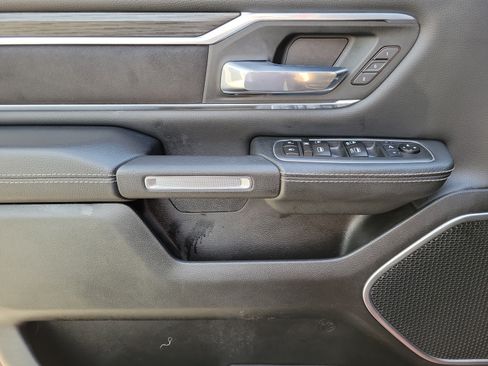 Used 2023 RAM 1500 Laramie AWD/4WD image 12