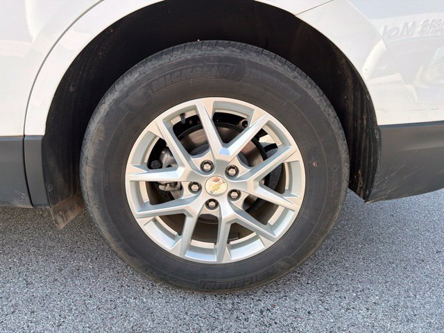 Used 2023 Chevrolet Equinox LS FWD image 11
