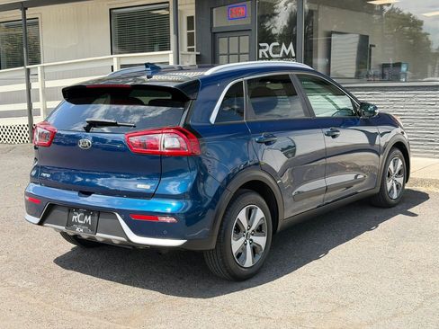 Used 2018 Kia Niro EX w/ EX Premium Package FWD image 5