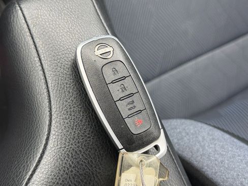 Used 2025 Nissan Versa SV FWD image 21