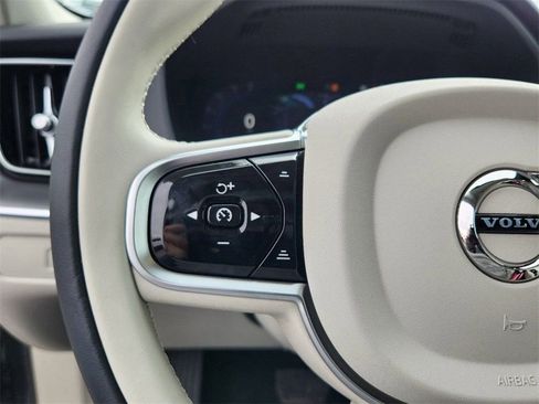 New 2025 Volvo XC60 B5 Core w/ Climate Package image 9