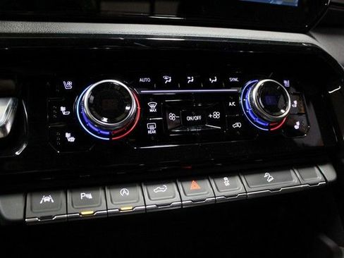 New 2026 GMC Sierra 1500 AT4 w/ AT4 Premium Package image 29