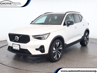 Used 2024 Volvo XC40 B5 Plus w/ Climate Package